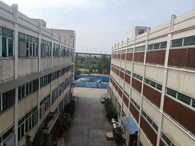 制衣車間如果通風(fēng)降溫-水簾風(fēng)機